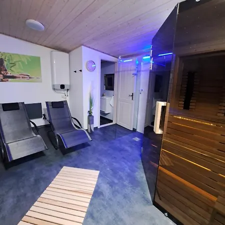 公寓 Benyecske Chill & *