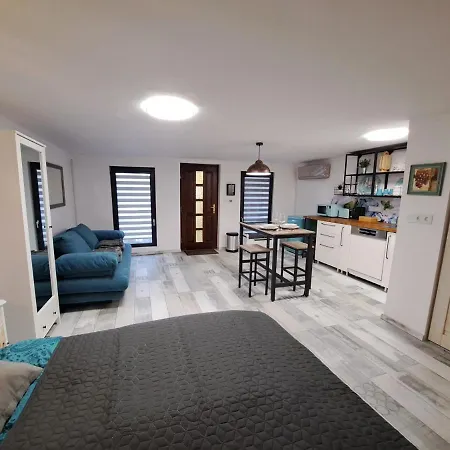 Benyecske Chill & 公寓